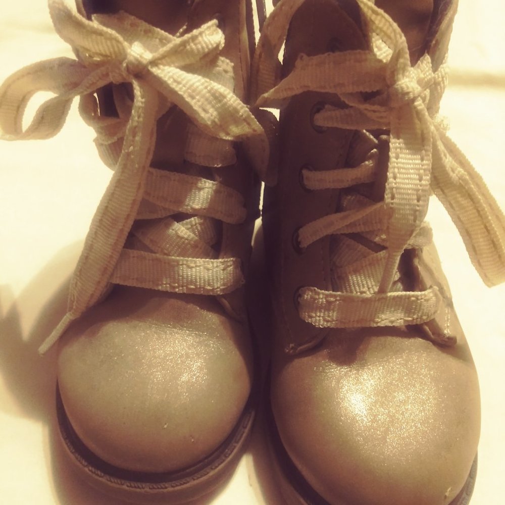 Cat & Jack Toddler Size 5 Lace-Up Combat Boots